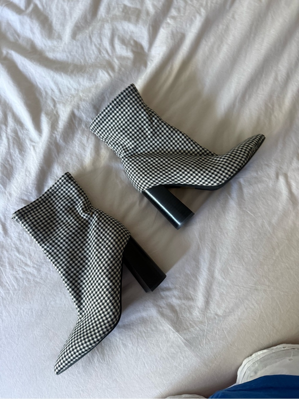 Jeffrey Campbell Houndstooth Print Siren Booties Size 9 - Picture 2 of 8